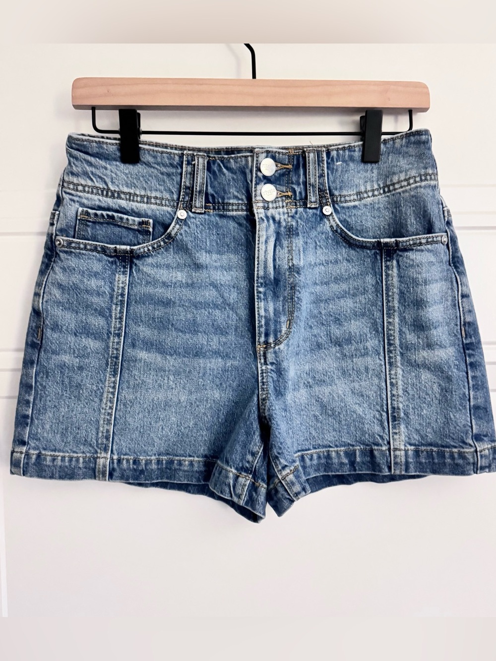 LOFT Rivete High-Rise Double Shank Jean Shorts Medium Wash, Size 25